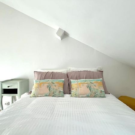 Studio Jade : Charmant Logement Place Clemenceau Apartment Pau Exterior photo