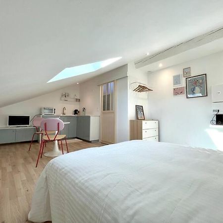 Studio Jade : Charmant Logement Place Clemenceau Apartment Pau Exterior photo