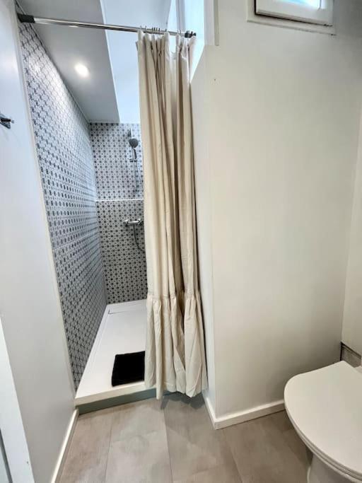 Studio Jade : Charmant Logement Place Clemenceau Apartment Pau Exterior photo