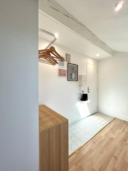 Studio Jade : Charmant Logement Place Clemenceau Apartment Pau Exterior photo