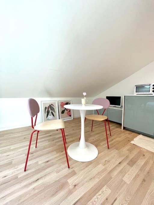 Studio Jade : Charmant Logement Place Clemenceau Apartment Pau Exterior photo