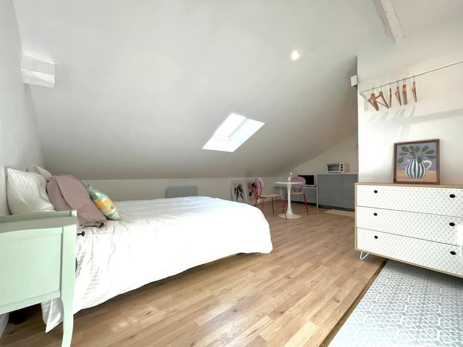 Studio Jade : Charmant Logement Place Clemenceau Apartment Pau Exterior photo