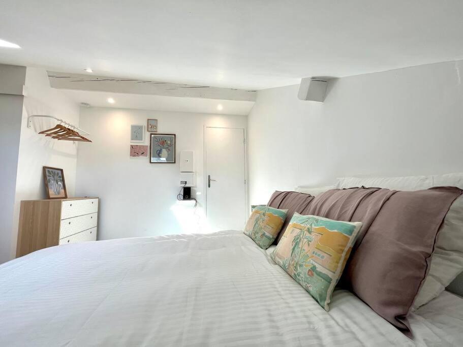Studio Jade : Charmant Logement Place Clemenceau Apartment Pau Exterior photo